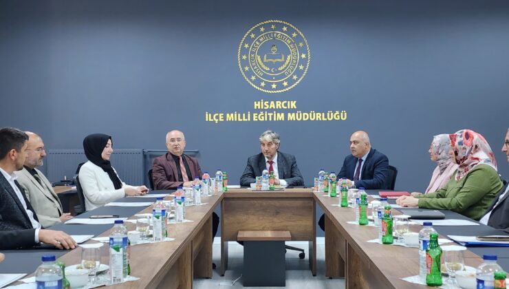 Müdür Yılmaz, okul ve kurum müdürleriyle bir araya geldi