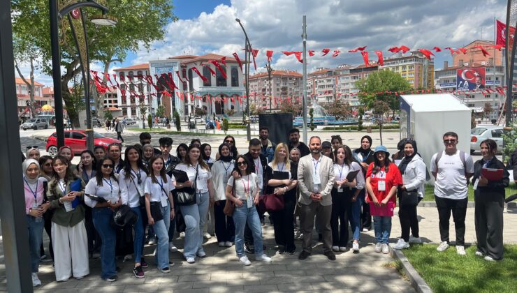 Öğrenciler toplumun güncel sorunlarını yerinde inceledi