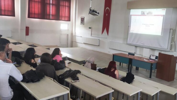 Öğrencilerin yol haritasına katkı için konferans