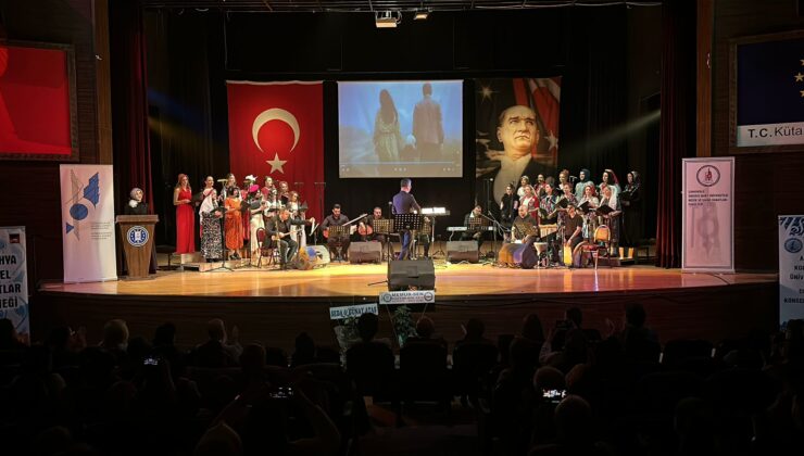 Kütahya’da türkülerle Yeşilçam rüzgarı esti