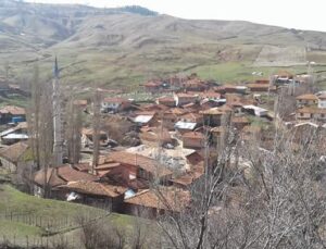 Şahin Köyü’nün heyelan riskinden dolayı taşınması gündemde
