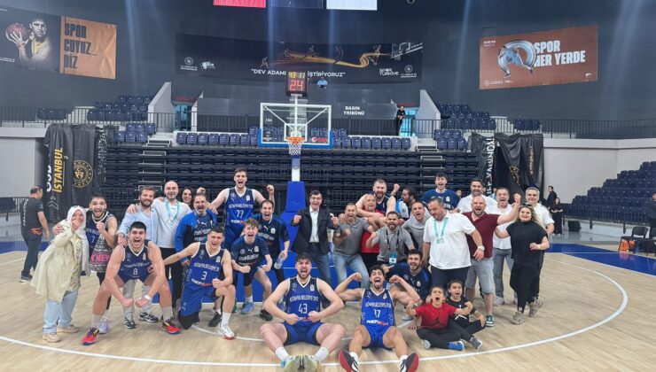 Basketçilerin tarihi zaferi belediye önünde kutlanacak