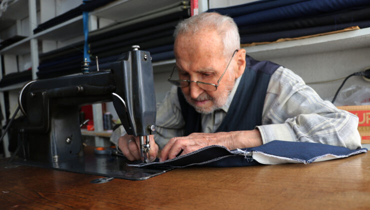 11 yaşında başladığı mesleği 80 yıldır sürdürüyor