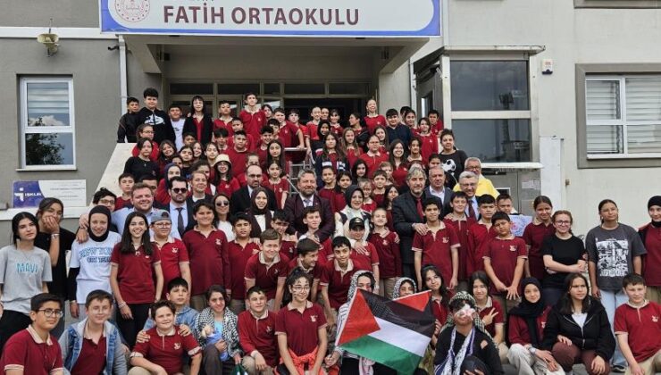 İstanbul’un Fethi 572’inci yıldönümünde coşkuyla kutlandı