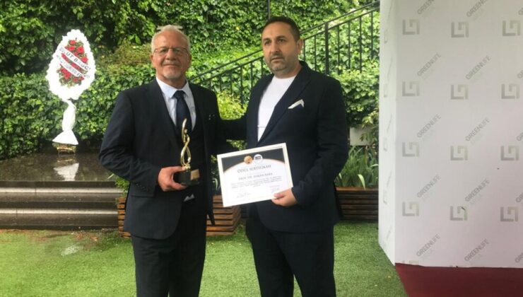 Prof. Dr. Hakan Kara’ya “Akademik Altın Kalem” ödülü verildi