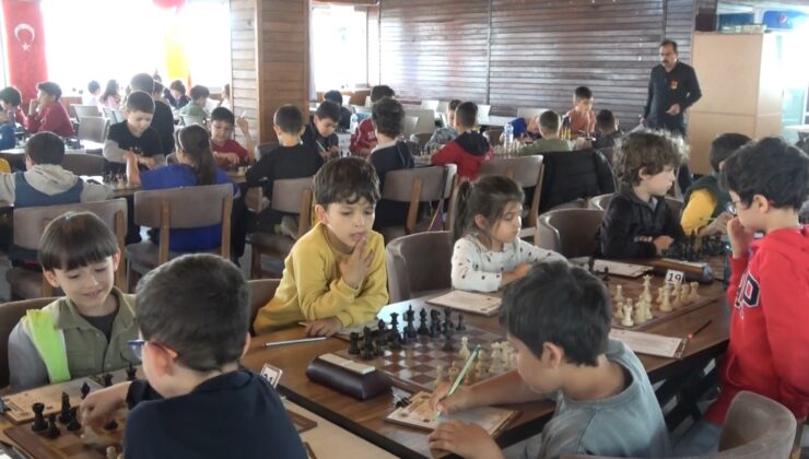 Satranç turnuvasında 250 sporcu kıyasıya yarıştı