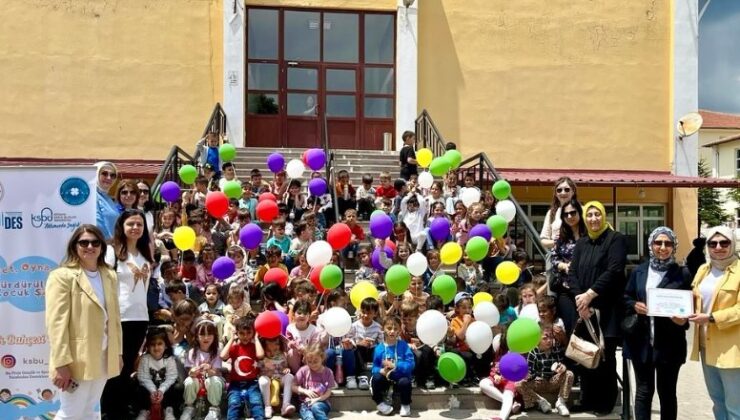Minik öğrenciler ‘Çocuk Şenliği’nde hem eğlendi hem de öğrendi