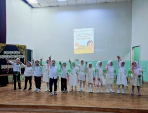 4-6 yaş Kur’an kursu öğrencilerinden yıl sonu gösterisi