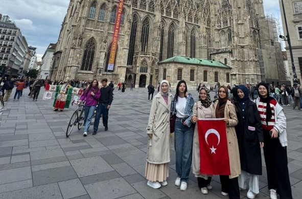 Öğrenciler için Viyana’ya eğitim gezisi