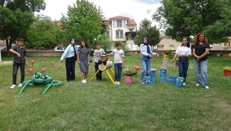 Öğretmen ve öğrenciler okul bahçesi için el ele verdi