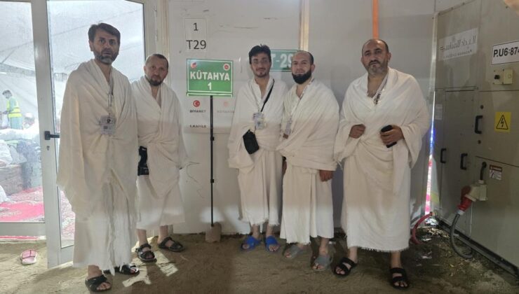 Kütahyalı hacılar Arafat vakfesini yaptı