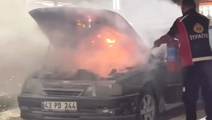 Seyir halindeki otomobilde yangın çıktı