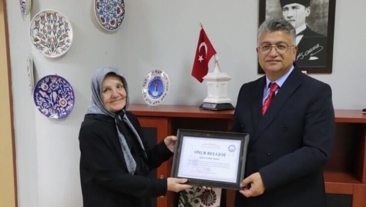 72 yaşında üniversiteden mezun oldu