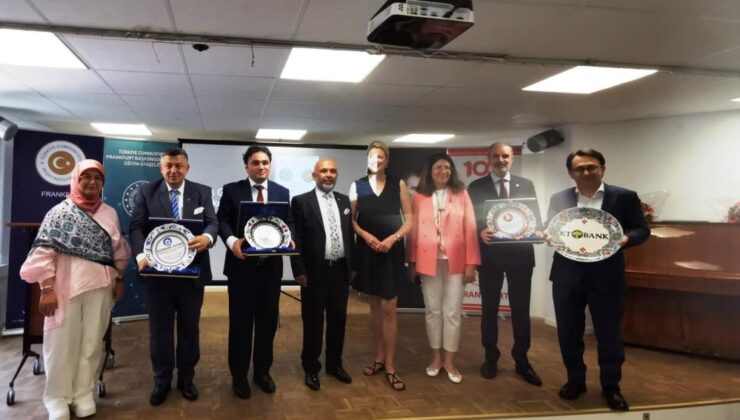 Kütahya Çinisi Almanya’da göz kamaştırdı