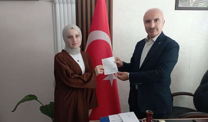 Kazandığı umre ödülünü Kur’an kursu inşaatına bağışladı