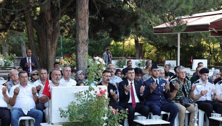 Şehitlikte mevlüt programı