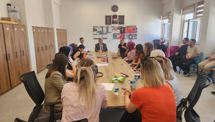 Müdür Yılmaz’dan öğretmenlerle yıl sonu değerlendirmesi
