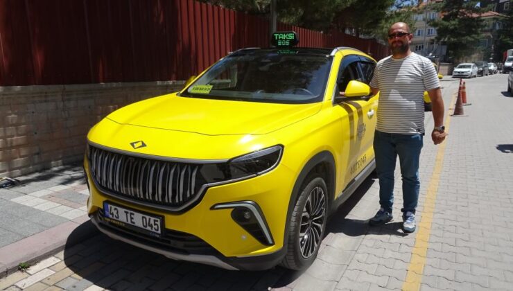 Taksici vatandaş müşterilerine konforu TOGG ile sunuyor