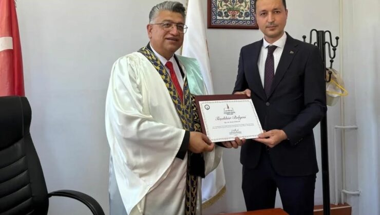 İki akademik personele teşvik ödülü verildi