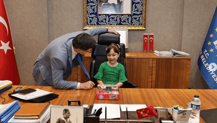 Başkan Eyüp Kahveci, şehit yeğeni minik Asel’i ağırladı