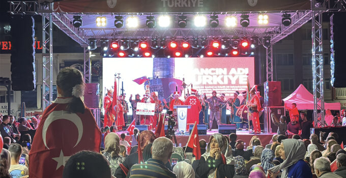 Kütahya demokrasi nöbetinde