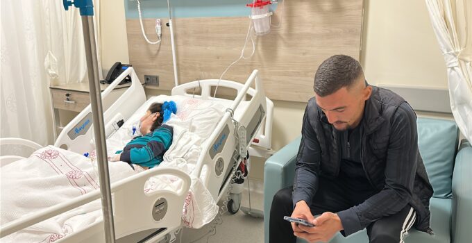 Dehşete düşüren olay: Yatağa bağımlı hastanın iki gözünü oydu