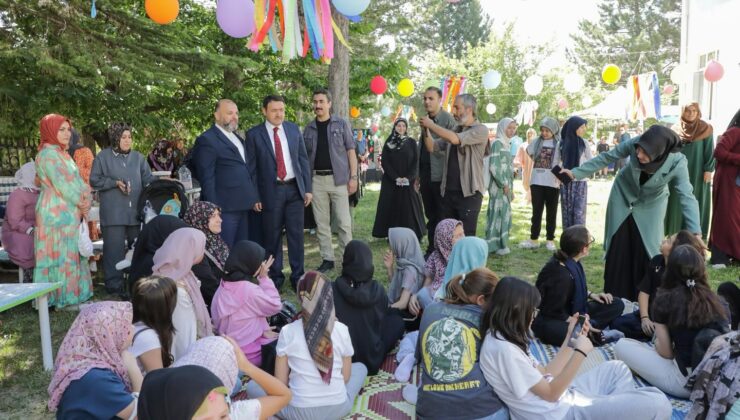 Aşure etkinliği çocuk ve yaşlıları birleştirdi