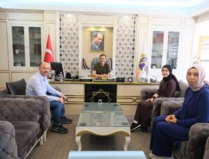 Başkan Derin, LGS şampiyonu Kübra’yı makamında ağırladı