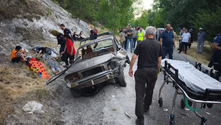 İki otomobil çarpıştı: 5 yaralı