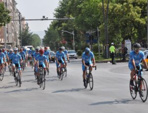 Pedallar milli birlik için çevriliyor