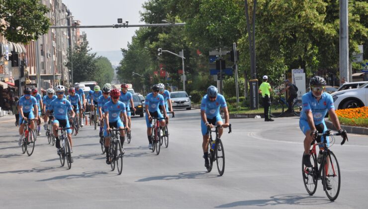 Pedallar milli birlik için çevriliyor