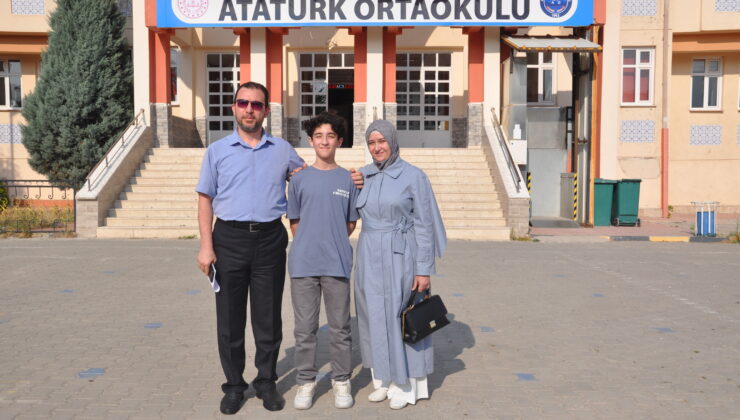 LGS’den tam puan alan Münir’in hedefi doktor olmak