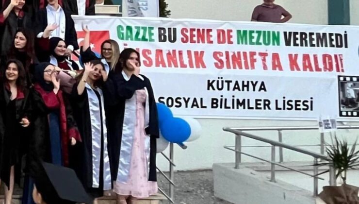 Mezun öğrencilerden Gazze için anlamlı pankart