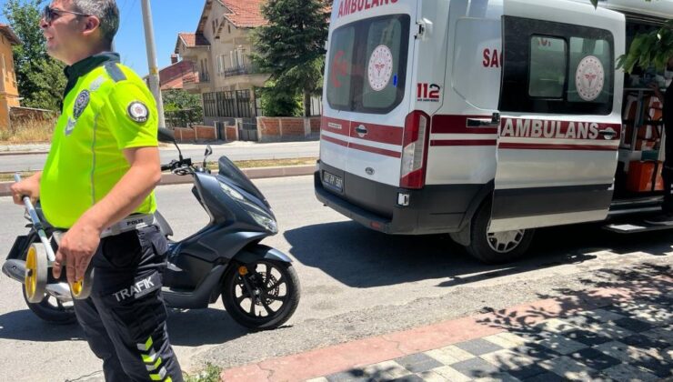 Motosiklet ile bisiklet çarpıştı: 3 yaralı