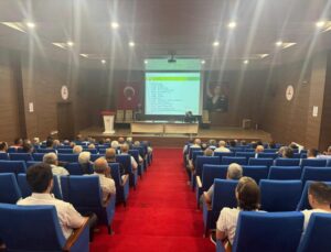 Muhtarlara ve biçerdöver sahiplerine yangınla mücadele eğitimi