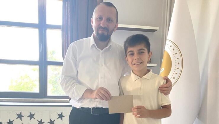 Müftü Serçe’den başarılı sporcuya ödül