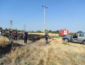 Anız yangını büyümeden söndürüldü