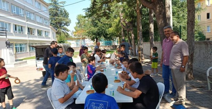 Hayırseverlerden Kur’an Kursu öğrencilerine motivasyon hediyesi