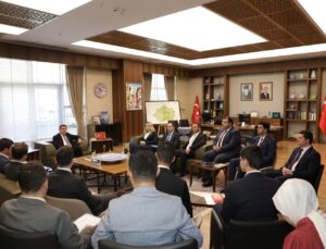Vali Işın, kaymakamlarla bir araya geldi