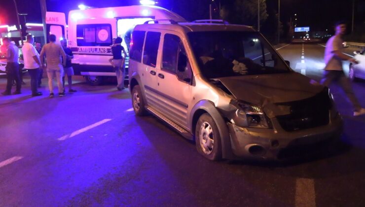 İki otomobil çarpıştı: 3 yaralı