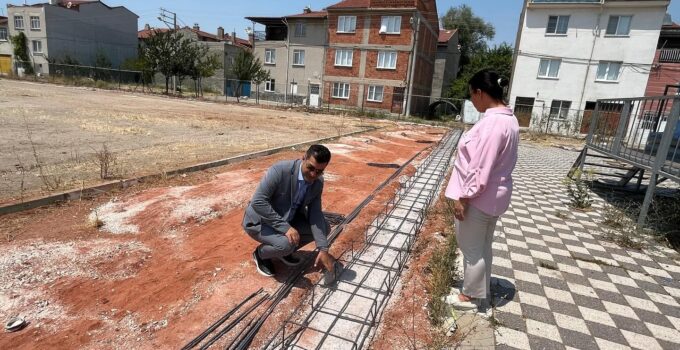 Vefa Sahası’nda yenileme çalışmaları başladı