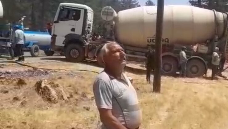 Yangın söndürme çalışmalarına beton pompasıyla katıldı