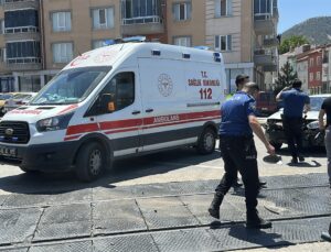 Otomobil ile çarpışan motosikletin sürücüsü yaralandı