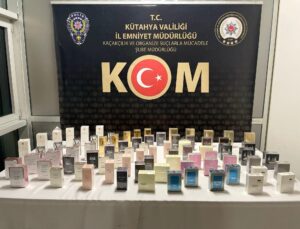 Durdurulan araçta kaçak parfüm ele geçirildi