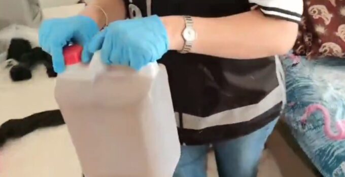 Sahte alkol operasyonu: 50 litre alkol ele geçirildi