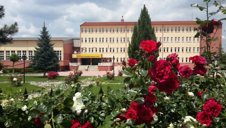 Necip Fazıl Kısakürek Anadolu Lisesi LGS tercihlerinde öne çıkıyor