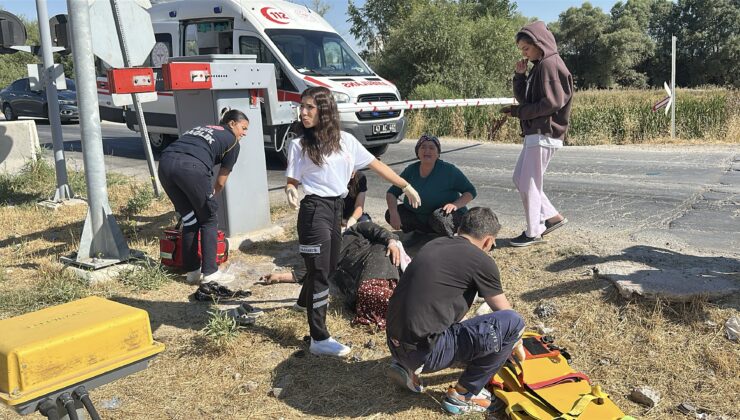 Telefonla konuşurken karşıya geçmeye çalışan yayaya yük treni çarptı