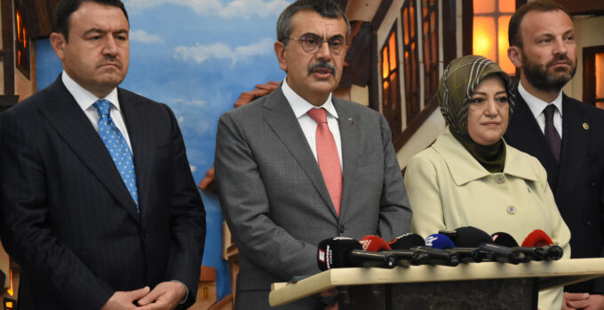 Milli Eğitim Bakanı Yusuf Tekin Kütahya’da