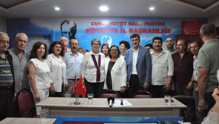 CHP’de Zeliha Sarı yeniden adaylığını açıkladı