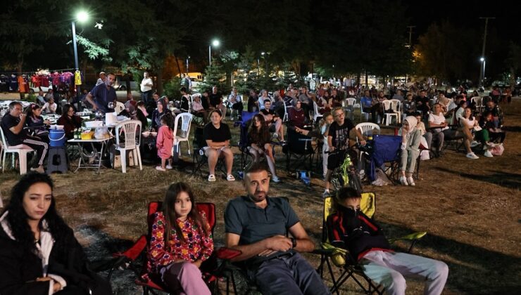 Yoncalı’da vatandaşlar açık hava sinemasında buluştu